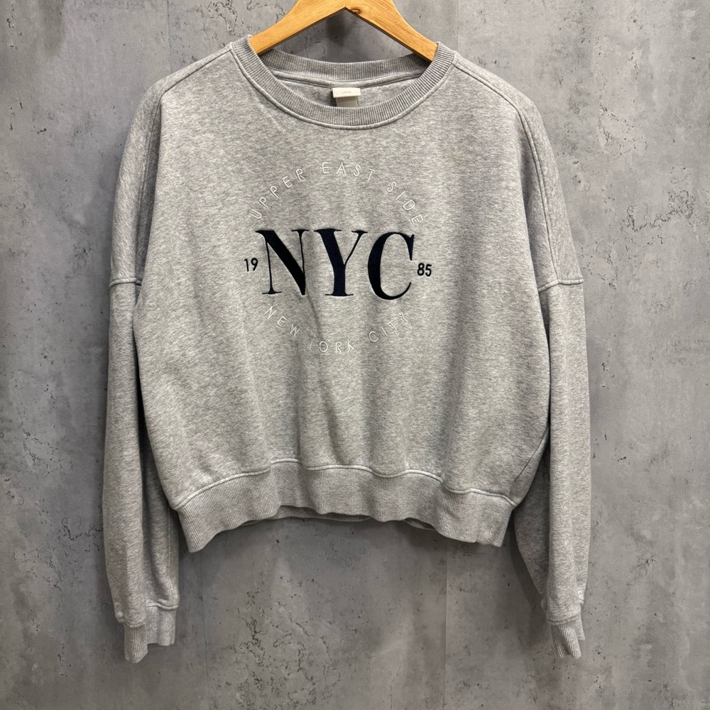 H&M Gray NYC Graphic Cropped Sweatshirt